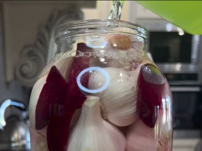 Do this in early July - and for the winter it will be incredibly delicious sauly garlic. Marinade recipe
