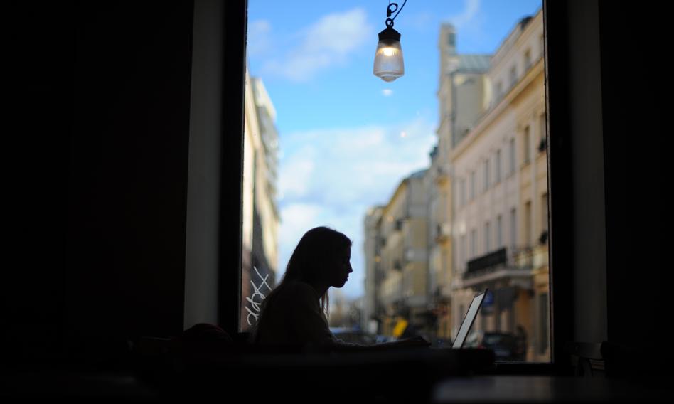 Only 32 percent Hybrid employees can decide on the workplace on their own