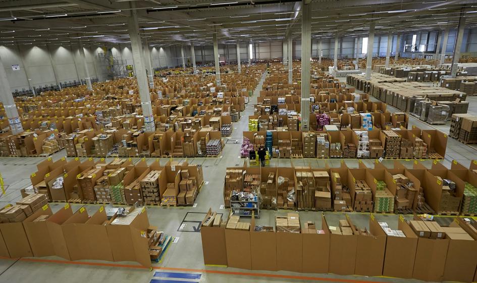 Czarzasty met with the head of PIP. There will be mass controls in Amazon magazines