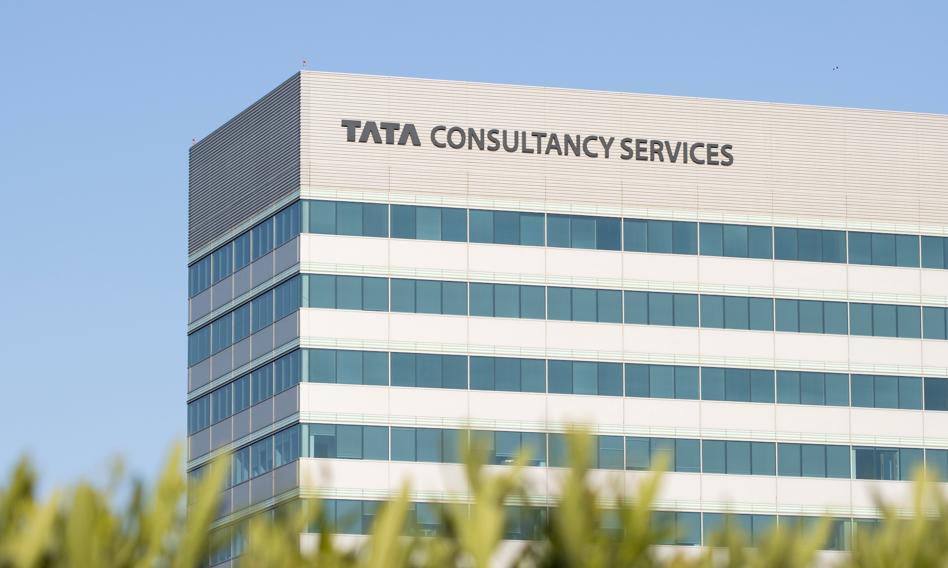 Huge layoffs at the IT giant. 12,000 will lose his job employees