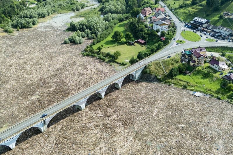 Viral images after the floods in Neamț County, with the Viaduct from Poiana Largului