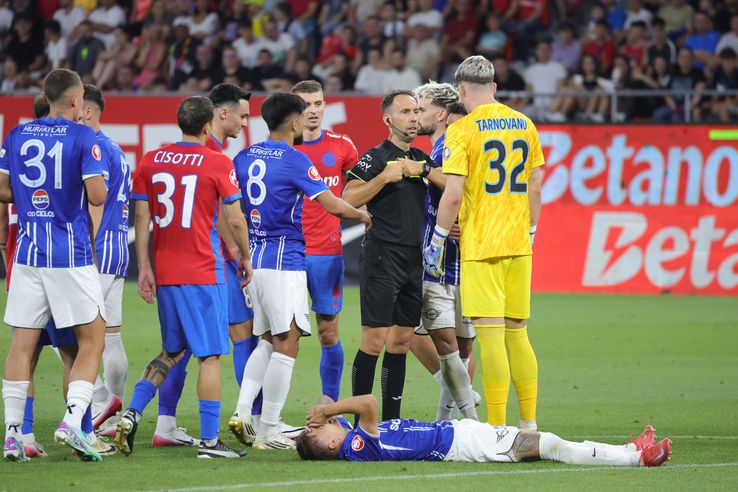 Ștefan Târnovanu, red card in FCSB - Lighthouse. Photo: Ionuț Iordache