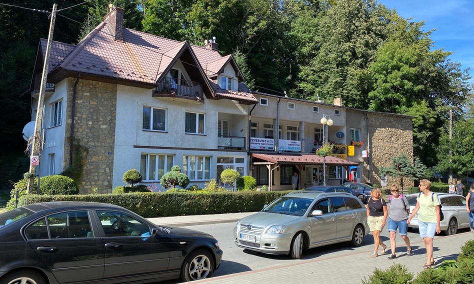 The spa sets boundaries. End of free parking "after hours"
