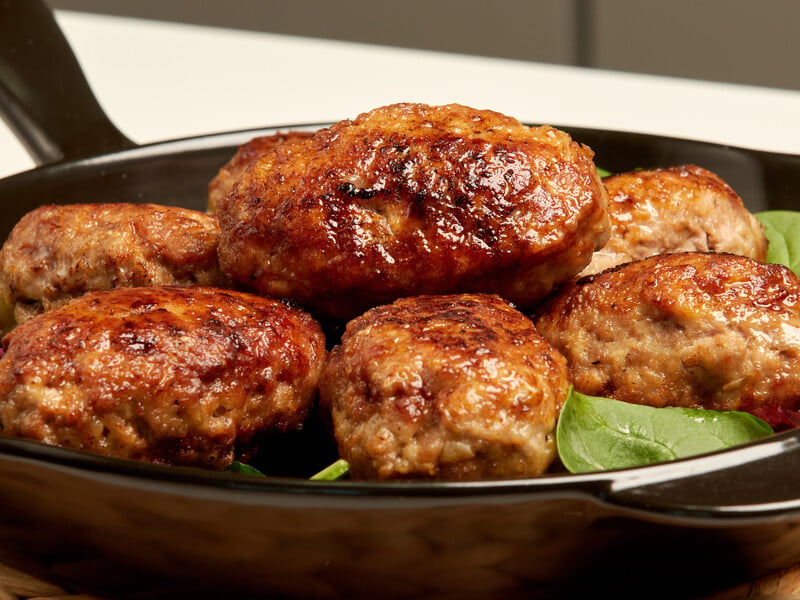 Mix the minced meat with this - and chopped cutlets will turn out to be very tender and tasty. Simple recipe