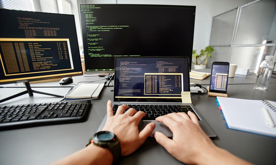 Revival on the Polish IT market. The industry records a good half -year salaries