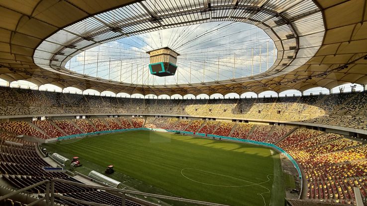 EXCLUSIVE. This is how the new lawn mounted on the National Arena looks. Photo: Andrei Crăițoiu (gsp.ro)
