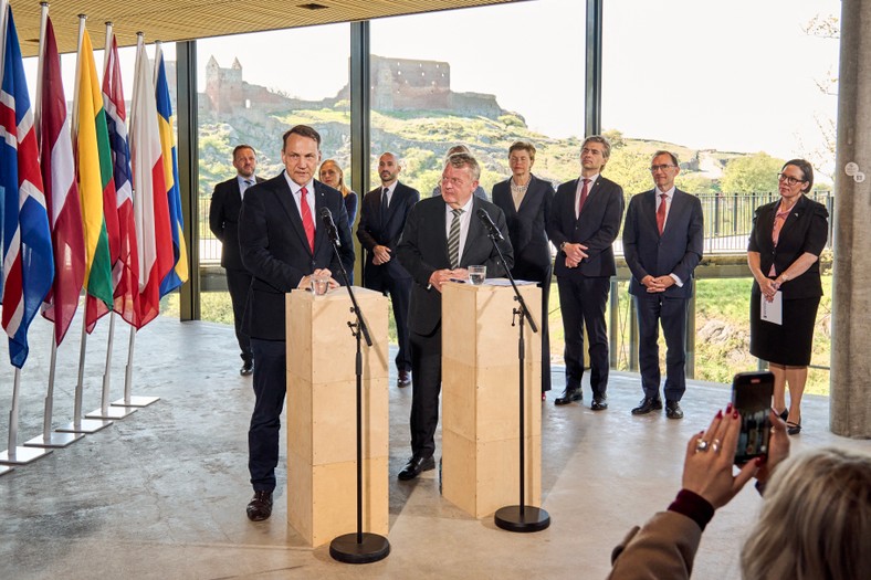 Minister of Foreign Affairs Radosław Sikorski and Denmark Minister Lars Loekke Rasmussen during a press conference after the meeting of foreign ministers of member states of eight Nordic and Baltic countries (NB8) on the island of Bornholm in Denmark, 29 April 2025.