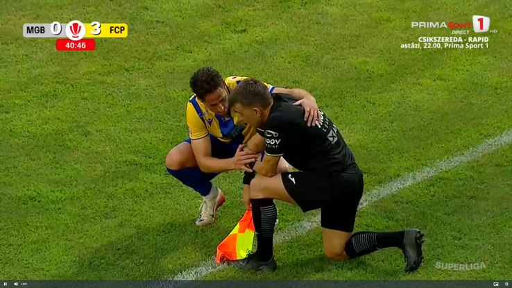 Horror injury to the cough at Metaloglobus - Petroleum. Photo: Capture first sport