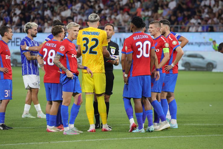 Ștefan Târnovanu, red card in FCSB - Lighthouse. Photo: Ionuț Iordache