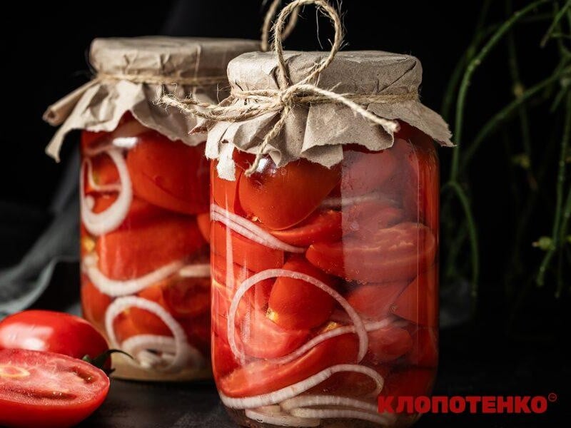 Put in a jar with tomatoes to get a delicious salad for the winter