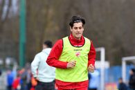 Valentin Borcea signed! 27 players present in the club cantonment and 5 amical