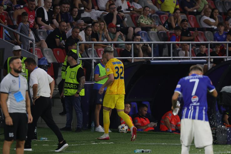 Ștefan Târnovanu, red card in FCSB - Lighthouse. Photo: Ionuț Iordache