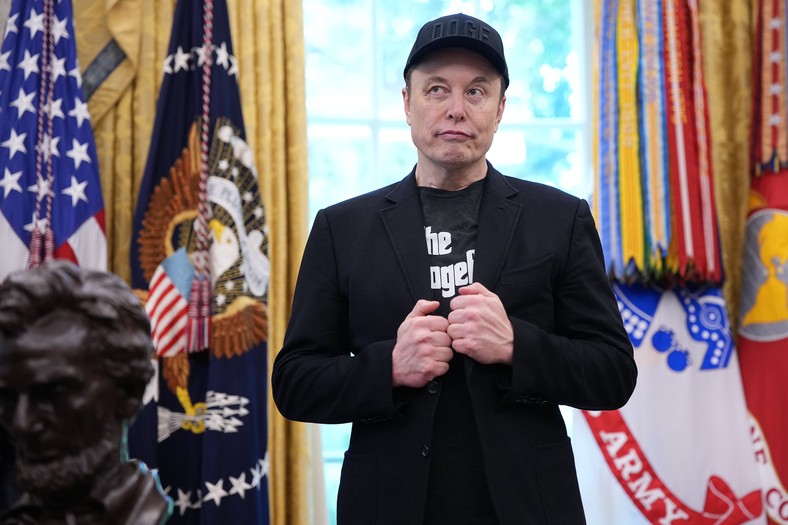 Elon Musk (illustrative photos)