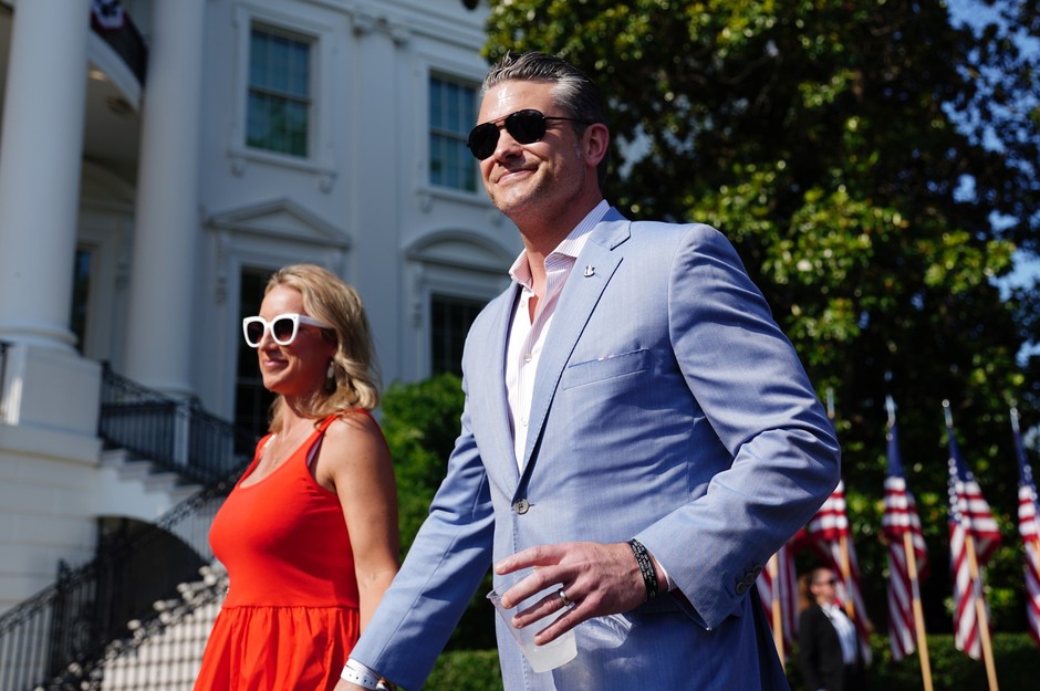 US Secretary of Defense Pete HegeSeth with his wife Jennifer Rauche during the Independence Day in the USA, Washington, July 4, 2025. It is HegeSeth, along with Donald Trump, is to make a decision regarding any further supply of weapons of Ukraine