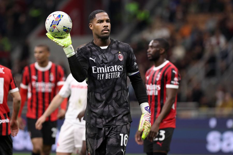 Historical Change to AC Milan »first foreign captain after 64
