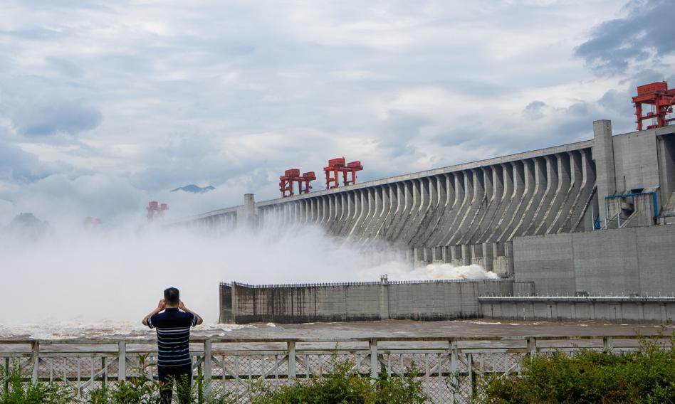 The Chinese will pierce themselves. The construction of the largest dam in the world has started