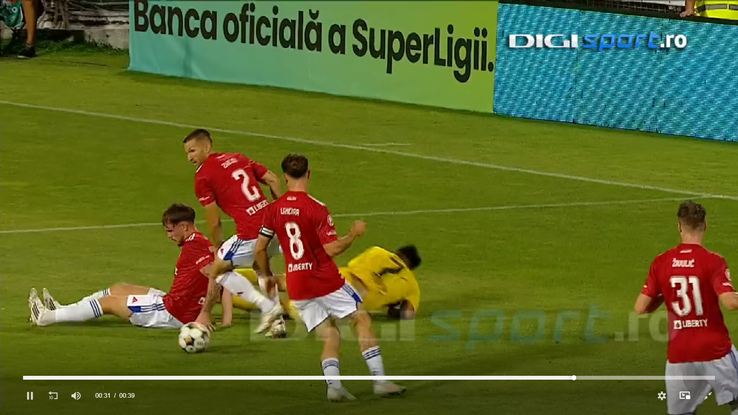 Alexandru Musi requested a penalty in Steel - Dinamo. Photo: Capture @Digi Sport