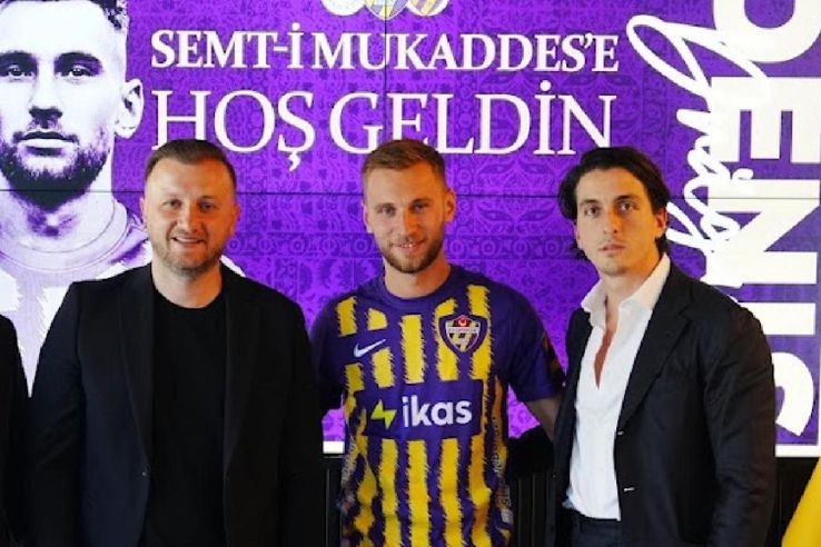 Denis Drăguș, presented at EyupSpor