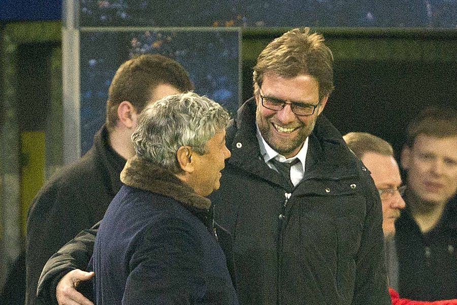Mircea Lucescu (stânga) și Jurgen Klopp se salută, Liga Campionilor, optimi de finală, Borussia Dortmund - Șahtior Donețk 3-0, pe 5 martie 2013, la Dortmund, Germania. Foto: Imago După 9 ani împreună, Răzvan Raț pune cuțitele pe masă, de ziua lui Mircea Lucescu » Rafală fără precedent: „Eu l-am adus la Șahtior, mă deranjează mitul ăsta!”