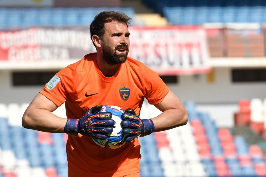 Dan Petrescu brought his goalkeeper from the series! »He gave up the last year of contract to sign with CFR Cluj