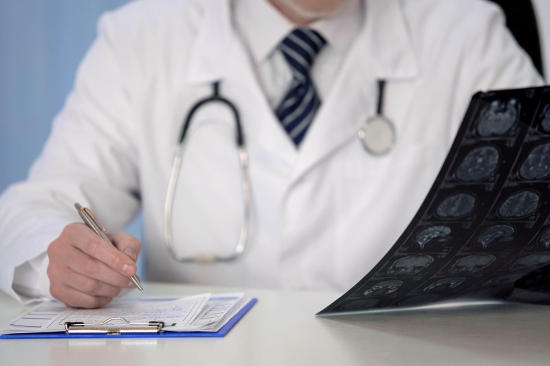 To the doctor / source: Motition | Dreamstime.com
