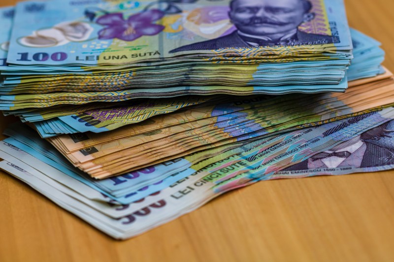 State financial reserves, declining: minus 1.1 percentage points in GDP in the first quarter