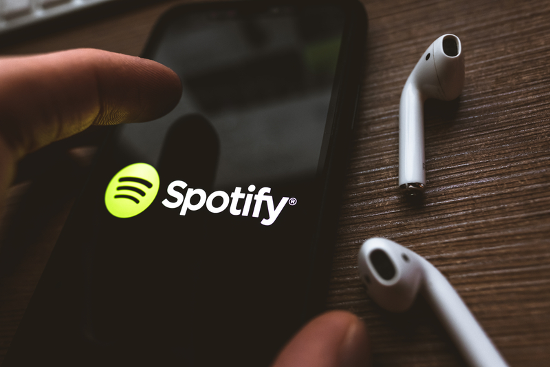 Controversy at Spotify after a controversial decision of the company chief: