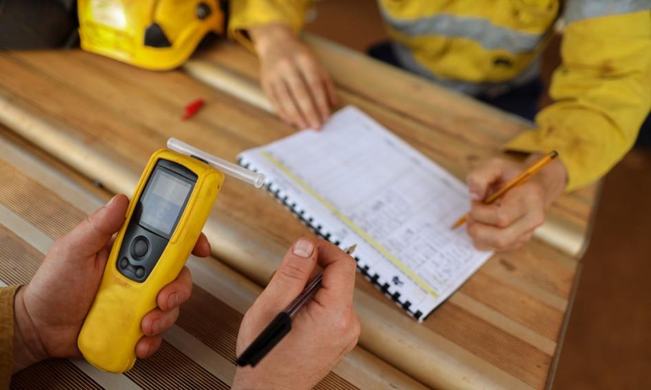 Before voting, examination of MPs with a breathalyzer? "You fly out in another job"