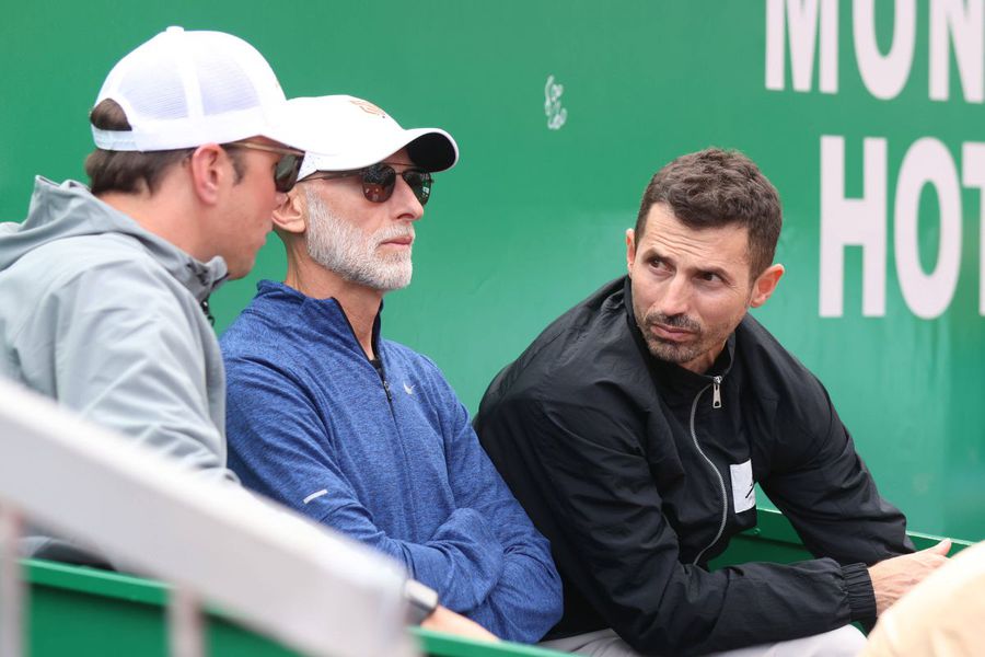 Umberto Ferrara, Jannik Sinner's physical trainer, in the middle/photo: Imago Images Surprising decision of Jannik Sinner: re -entered the man because of which he was caught doped!