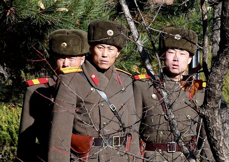 North Korean soldiers (illustrative photos)