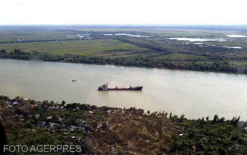 Bâstroe channel navigable section, photo: Agerpres