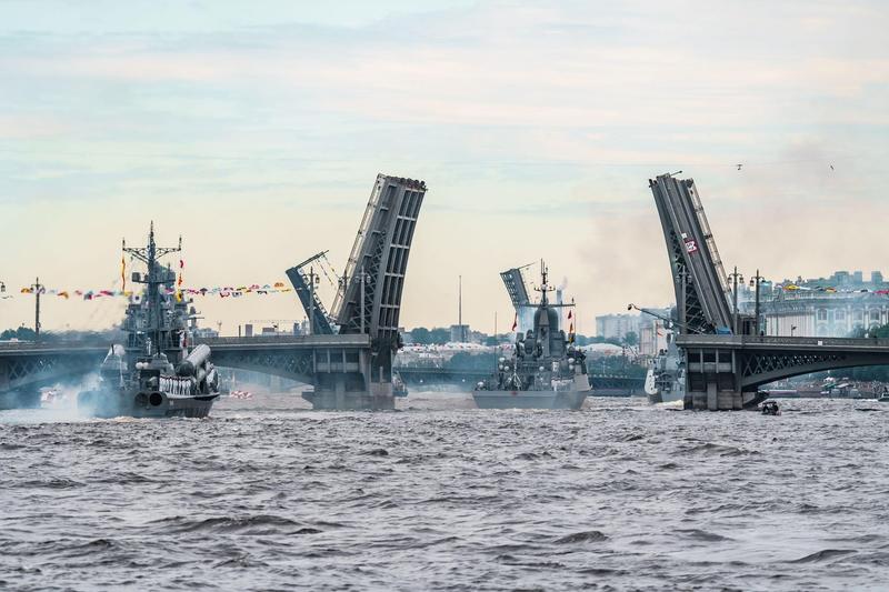 Rusesti ships leaving the naval base in St. Petersburg, photo: Vladimir Drozdin / Alamy / Profimedia Images