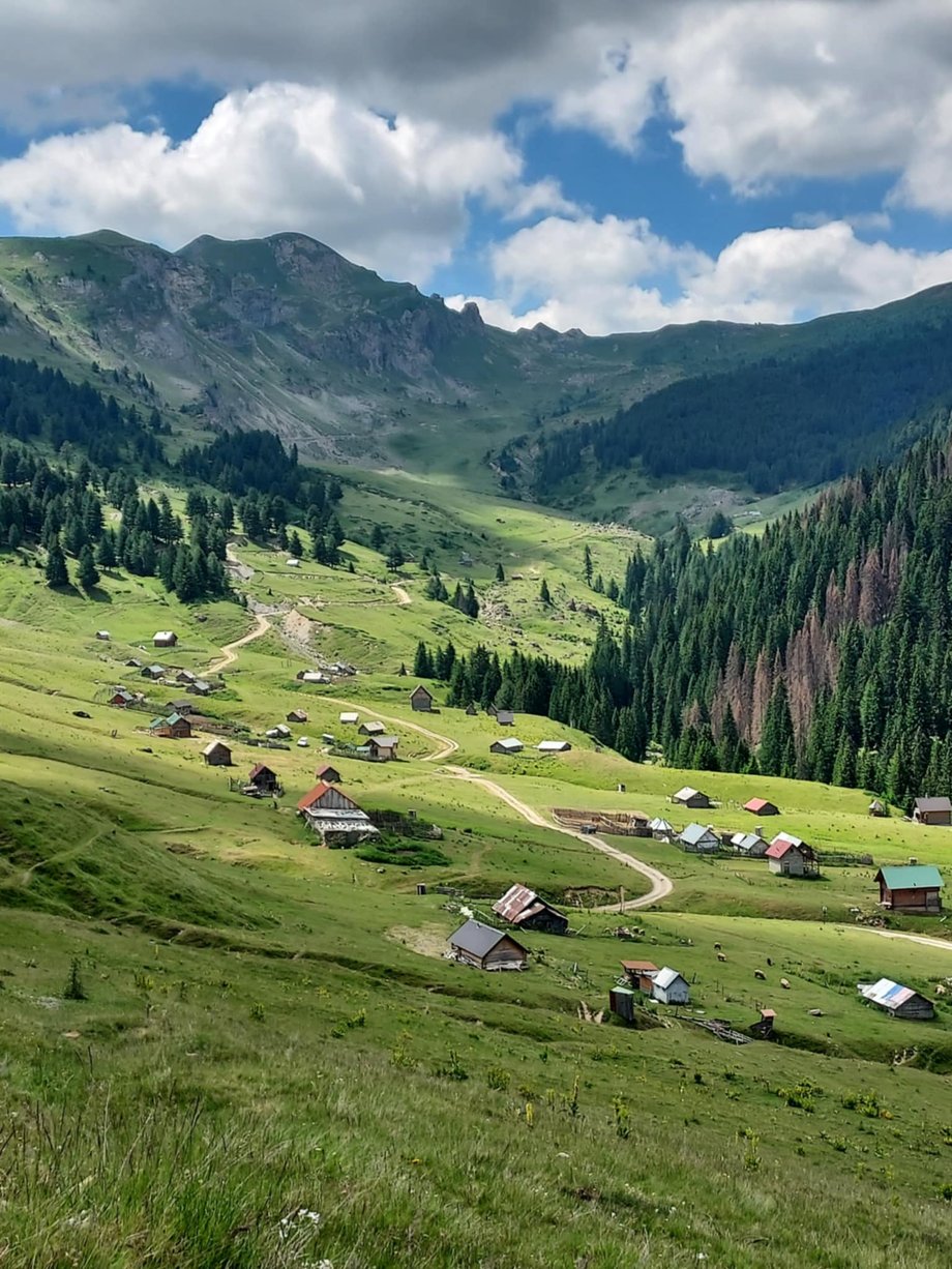 On the way to the Kosovo-Albanian-Czarnogórski triangle.