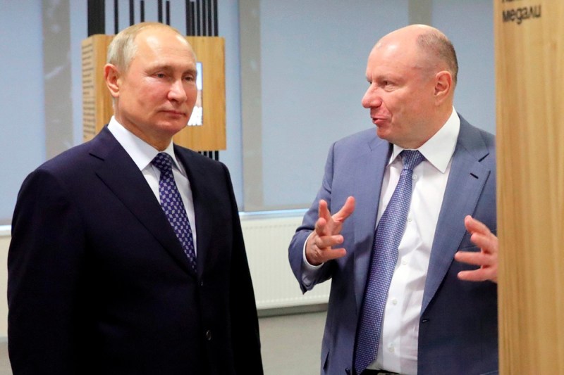 The richest man in Russia is called in court by his ex-wife, who accuses him of being mischievous and asks for half his wealth