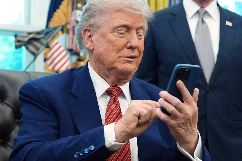 Donald Trump spoke to leaders in Cambodia and Thailand, on the third day of fighting. The message of the US president