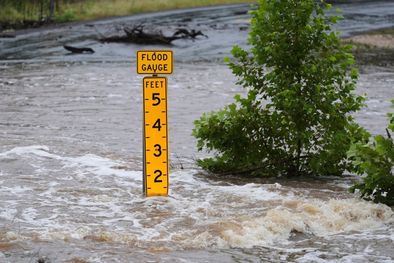 Video catastrophic floods in Texas. The level of a river increased by 7 meters in a few hours