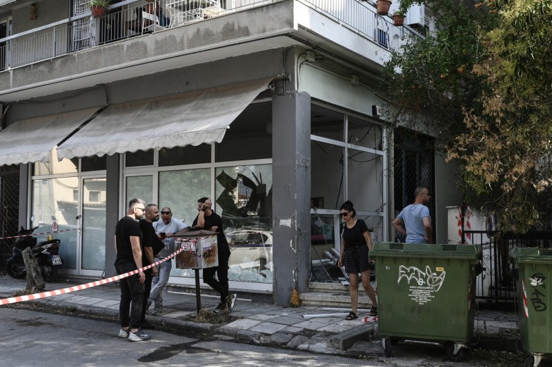 Explosion to a block in Thessaloniki. Two passers -by were injured