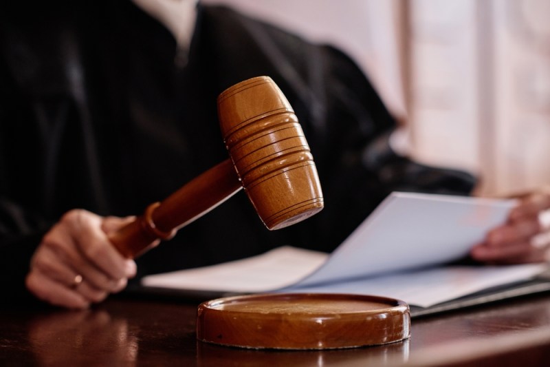 Ciocănel by the judge. Photo: Dreamstime