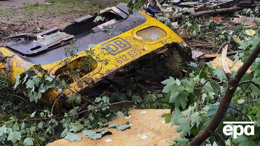 In Germany, the train got off the rails. Before that, there was a storm in the region. Photo 1