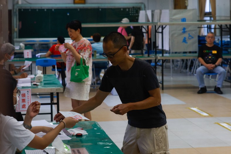 Voting on the dismissal of seven prochinian parliamentarians, Taipei, Taiwan, 23 August 2025.