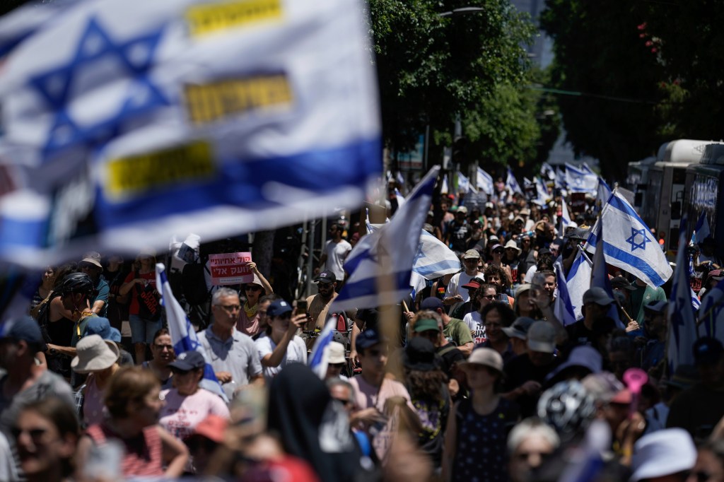Anti -government demonstrations in Israel to ask for a fire termination agreement in Gaza, to issue hostages / photo Leo Correa / AP / Profimedia