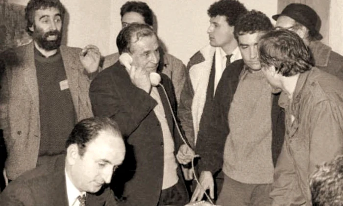 Ion Iliescu and Petre Roman on December 22, 1989 Photo: Archive