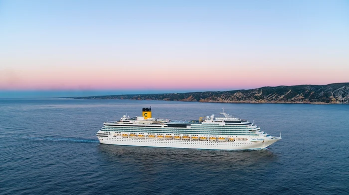 Cruise ship