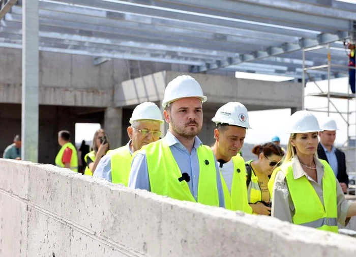 The Minister of Health says he has all the money for hospitals to be completed / source: News.ro