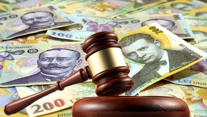 A judge's gavel placed on several 100 and 200 lei banknotes, suggesting special pensions