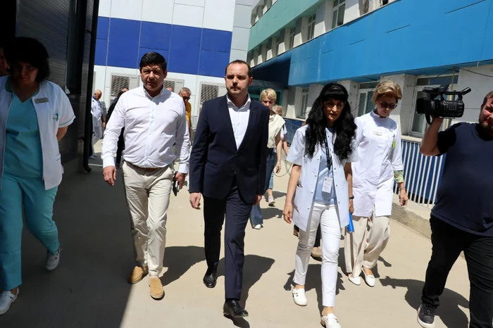 The Minister of Health, visiting the hospitals in Galati Photo: FB