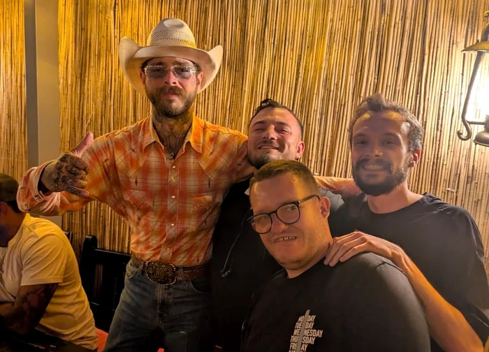 Post Malone next to fans in the center of Cluj. Photo: Transylvanian sheet
