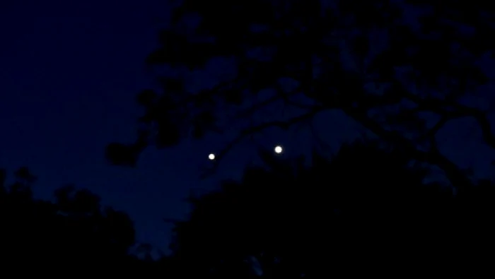 People sounded desperate to announce the bright points in the sky / photo source: Profimedia