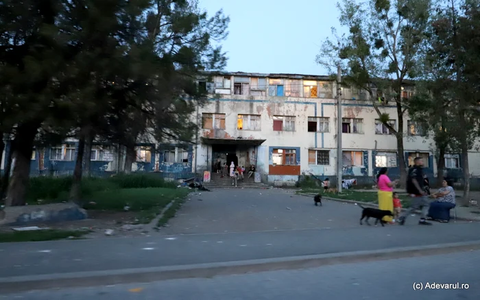 Social block near the combined. Photo: Daniel Guță. TRUTH