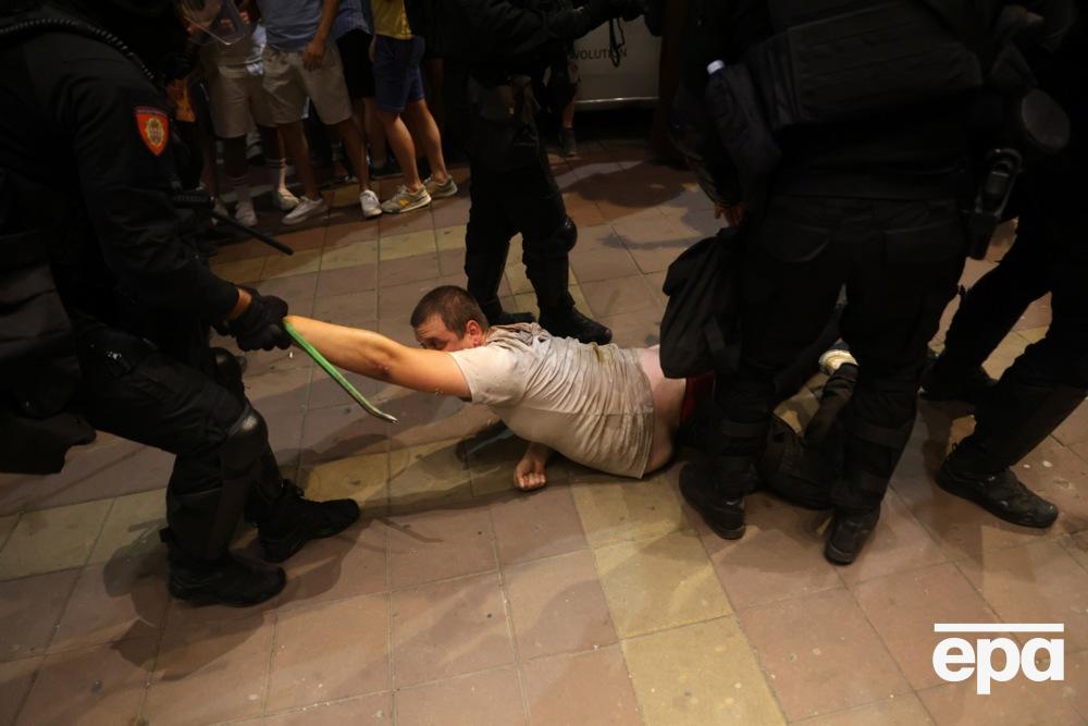 In Serbia, clashes of protesters with the police occurred, dozens of people were injured. Photo 1